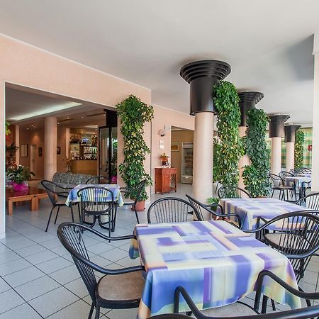 Hotel Benvenuti Gatteo a Mare Exterior photo